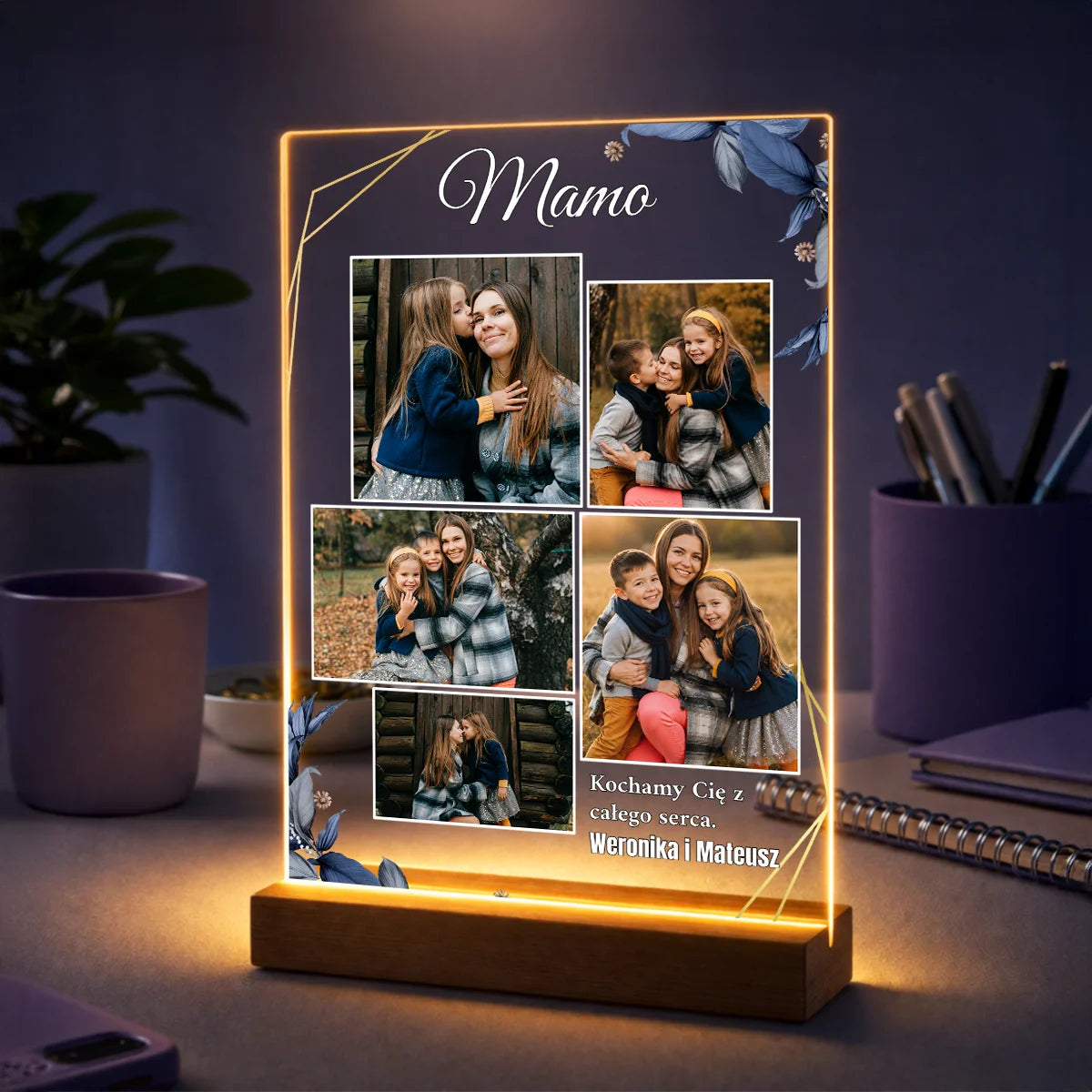 Personalizowany kolaż na szkle akrylowym dla mamy ze zdjęciami i dedykacją „Mamo, kochamy Cię z całego serca”.