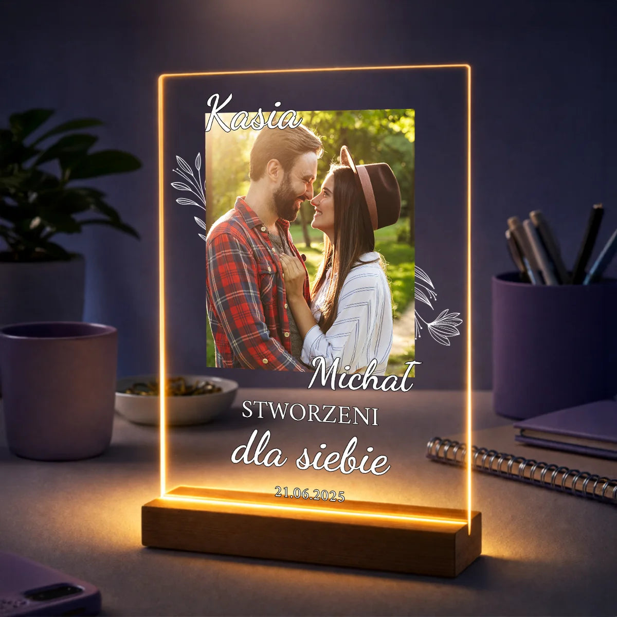 Oryginalne zdjęcie na szkle – prezent na ślub dla pary z imionami i tekstem Stworzeni dla siebie