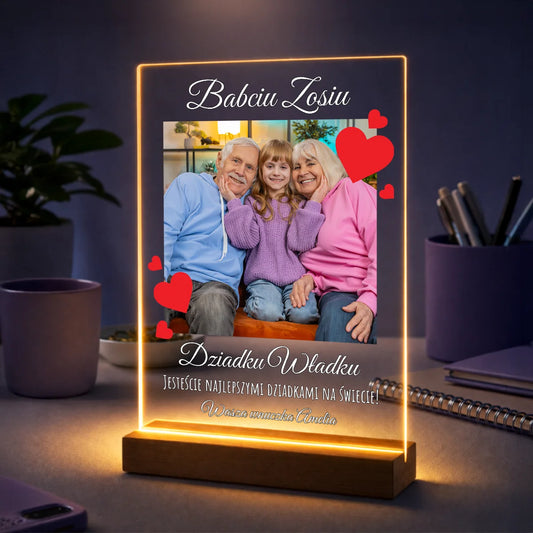 Personalizowany druk ze zdjęcia na szkle akrylowym dla dziadków z imionami babci i dziadka oraz napisem Jesteście Najlepszymi Dziadkami
