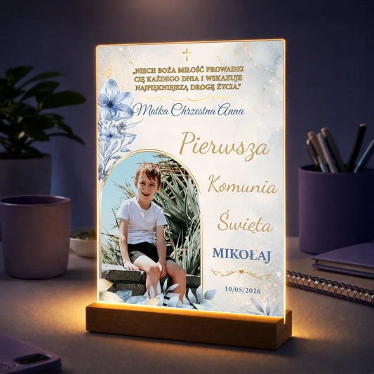Personalizowane zdjęcie na szkle na Pierwszą Komunię Świętą od Matki Chrzestnej z fotografią chłopca i dedykacją