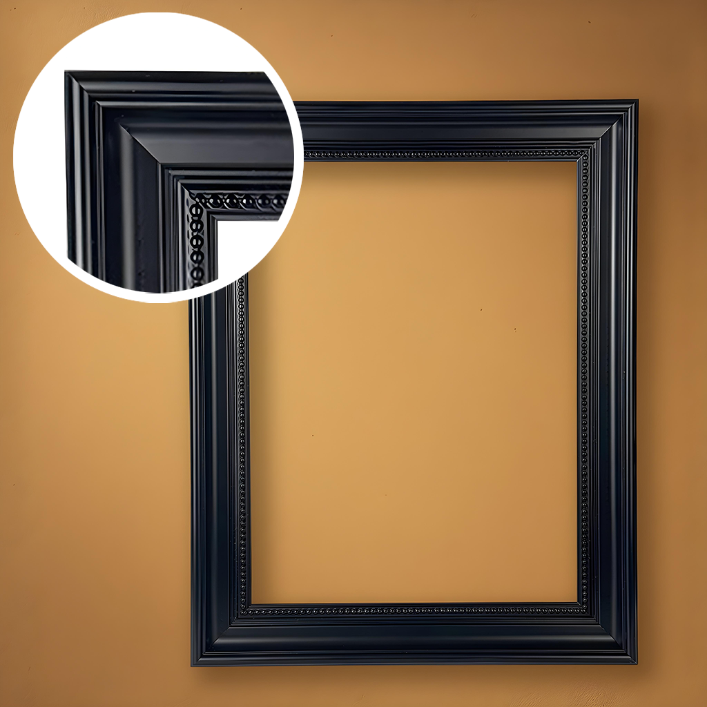 Czarna ramka dekoracyjna z ornamentem