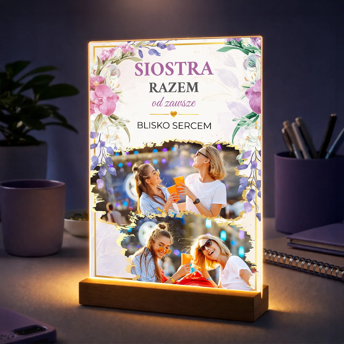 Personalizowany kolaż na szkle akrylowym dla siostry z dwoma zdjęciami i napisem „Siostra – razem od zawsze, blisko sercem”