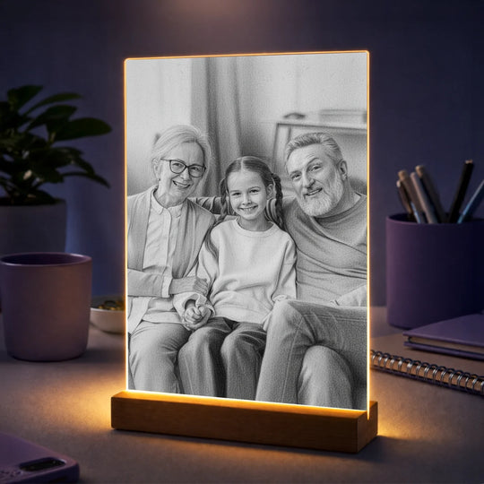 Pomysł na prezent dla dziadków na Dzień Babci i Dzień Dziadka – portret na szkle w stylu szkicu ołówkiem