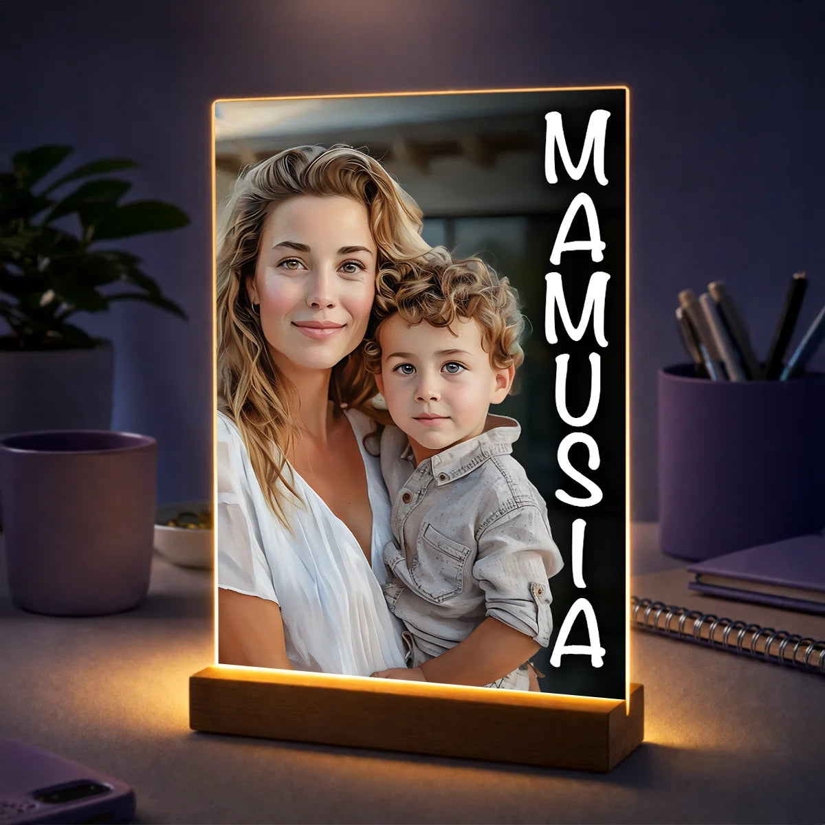 Oryginalny prezent dla mamy na Dzień Matki – portret ze zdjęcia na szkle z napisem MAMUSIA