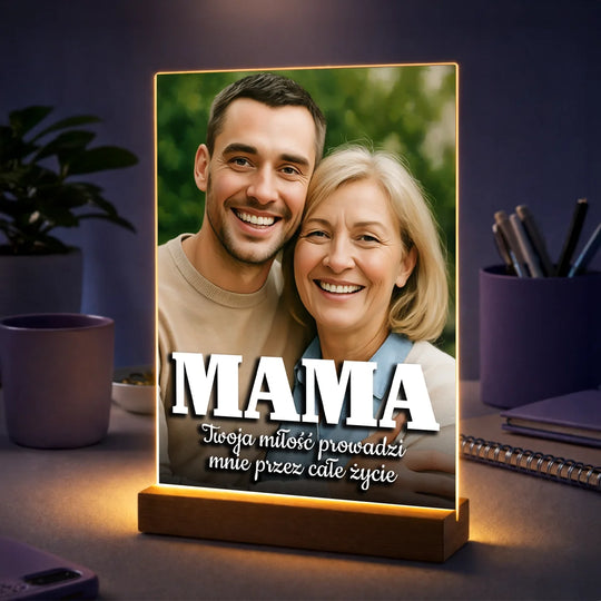 Prezent dla mamy na Dzień Matki – portret ze zdjęcia na szkle od syna