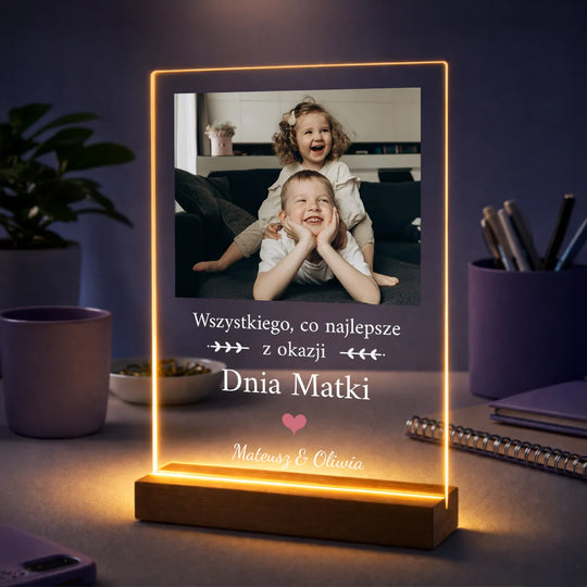 Oryginalny prezent dla mamy na Dzień Matki – zdjęcie na szkle z życzeniami od dzieci