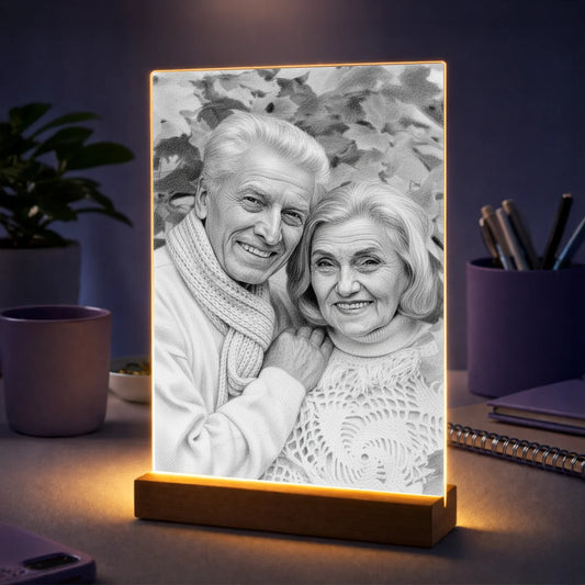 Prezent dla dziadków na Dzień Babci i Dziadka – portret z ich zdjęcia na szkle w stylu szkicu