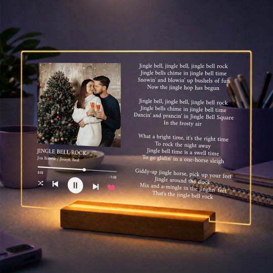 Pomysł na prezent dla pary na święta - zdjęcie na szkle z gwiazdkową piosenką