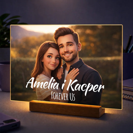Prezent dla pary na rocznicę – portret ze zdjęcia z imionami na szkle w stylu bajkowym