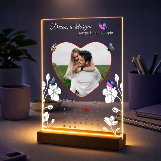 Pomysł na prezent dla pary na rocznicę – kolaż zdjęcia na szkle Serce z datą