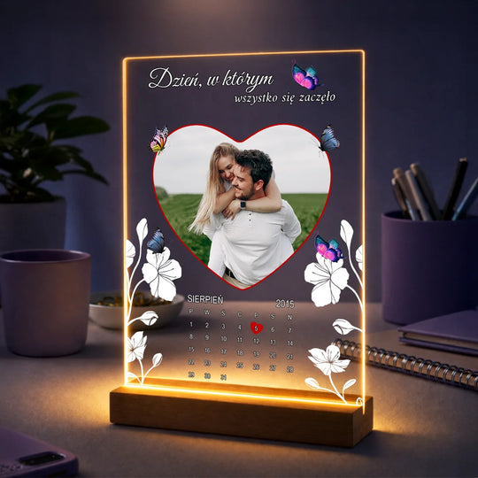 Pomysł na prezent dla pary na rocznicę – kolaż zdjęcia na szkle Serce z datą