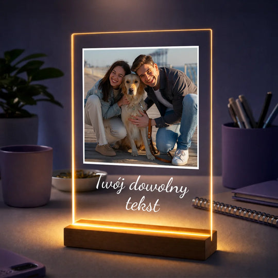 Pomysł na prezent dla pary na rocznicę – zdjęcie na szkle z Twoim dowolnym napisem