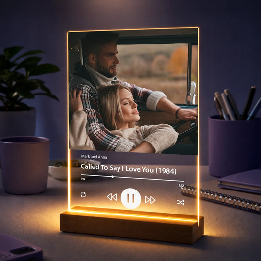 Prezent dla pary na rocznicę – zdjęcie na szkle z tytułem utworu Nasza piosenka