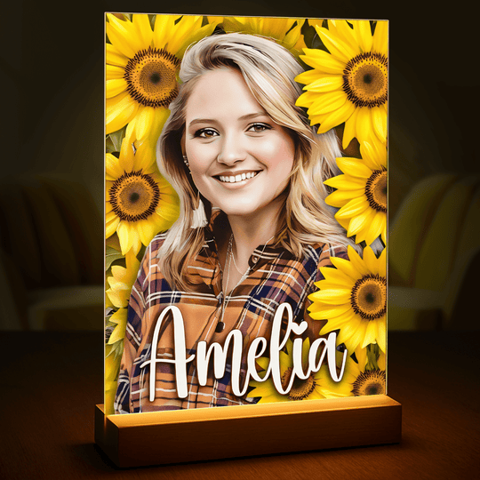 Portret kobiety z kwiatowym tłem - druk na szkle, portret z Twojego zdjęcia