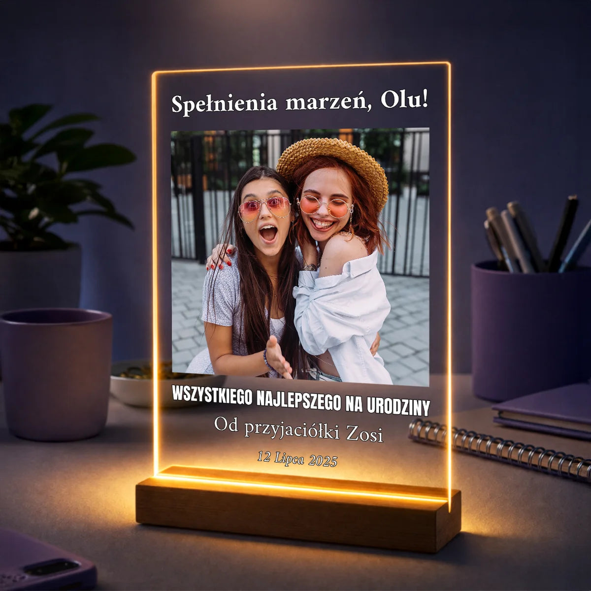 Personalizowany druk ze zdjęciem na szkle akrylowym z życzeniami urodzinowymi — prezent dla przyjaciółki