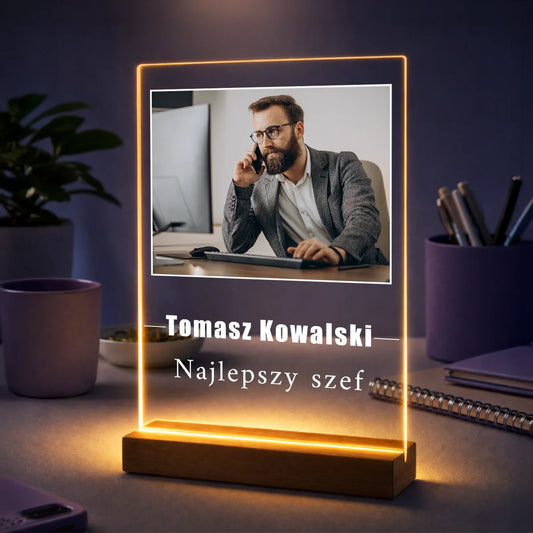 Oryginalny prezent dla szefa na urodziny – zdjęcie na szkle z napisem Najlepszy Szef