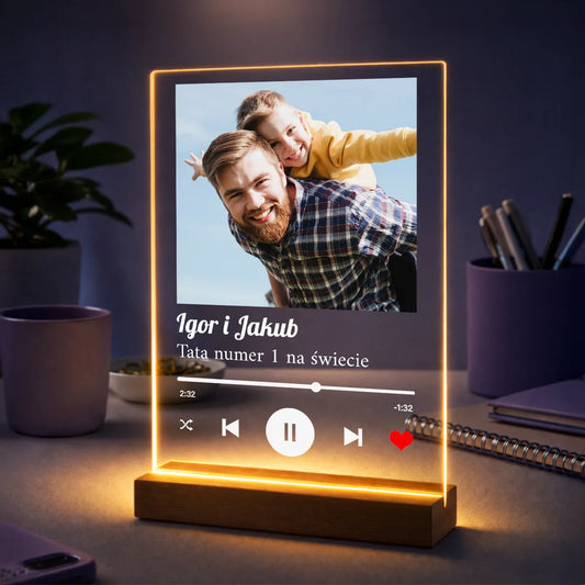 Prezent dla taty na Dzień Ojca – zdjęcia na szkle z imionami i tekstem Tata numer 1